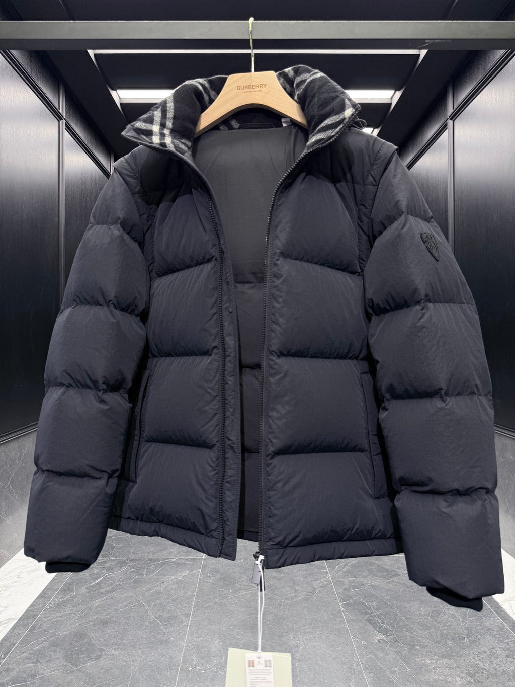 BURBERRY PUFFER JACKET IN BLACK STYLE 32565