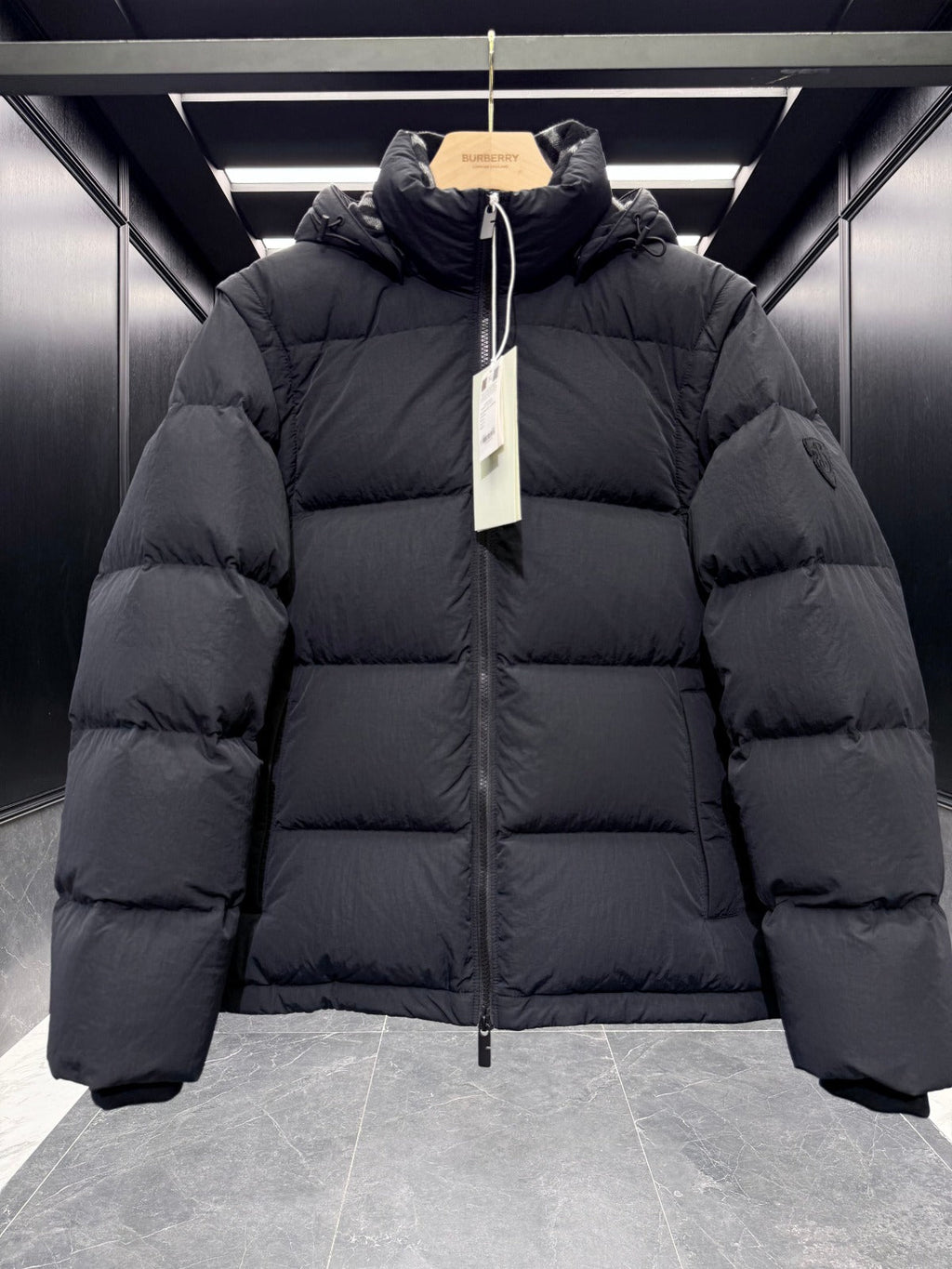 BURBERRY PUFFER JACKET IN BLACK STYLE 32565