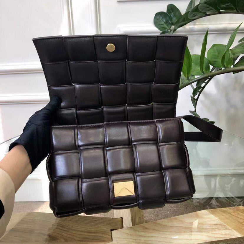 PADDED CASSETTE BAG 26 IN DARK BROWN INTRECCIATO CALFSKIN