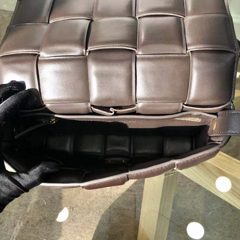 PADDED CASSETTE BAG 26 IN DARK BROWN INTRECCIATO CALFSKIN