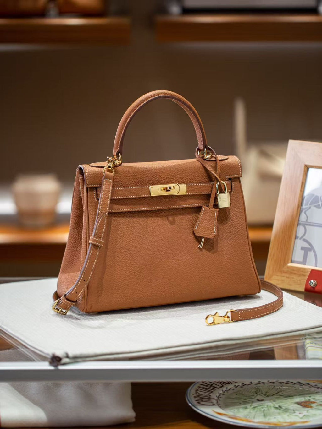 KELLY 28CM IN TAN BROWN TOGO LEATHER GOLD HARDWARE
