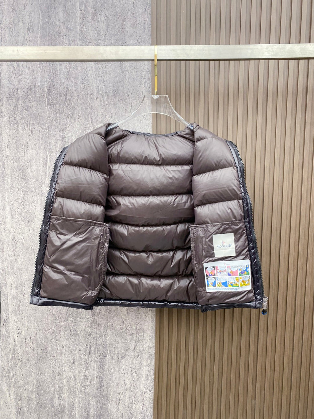 MONCLER SLEEVELESS PUFER JACKET IN BLACK STYLE 10