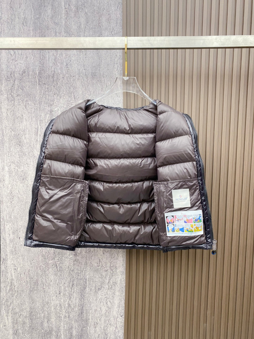 MONCLER SLEEVELESS PUFER JACKET IN BLACK STYLE 10