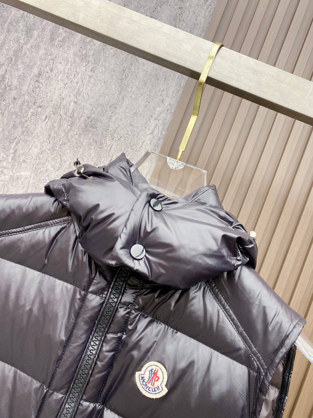MONCLER SLEEVELESS PUFER JACKET IN BLACK STYLE 10