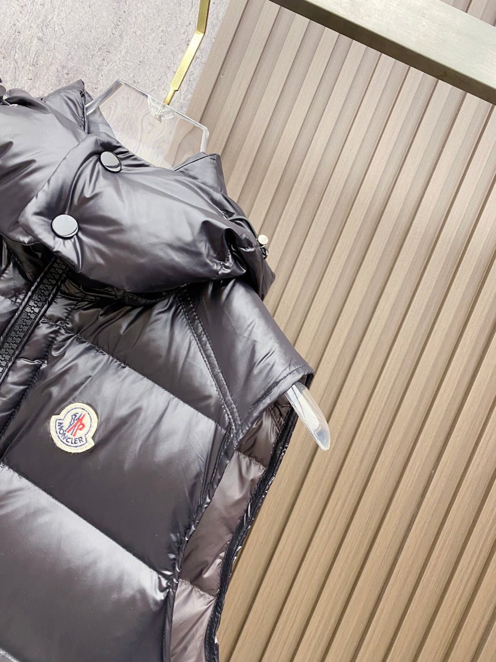 MONCLER SLEEVELESS PUFER JACKET IN BLACK STYLE 10
