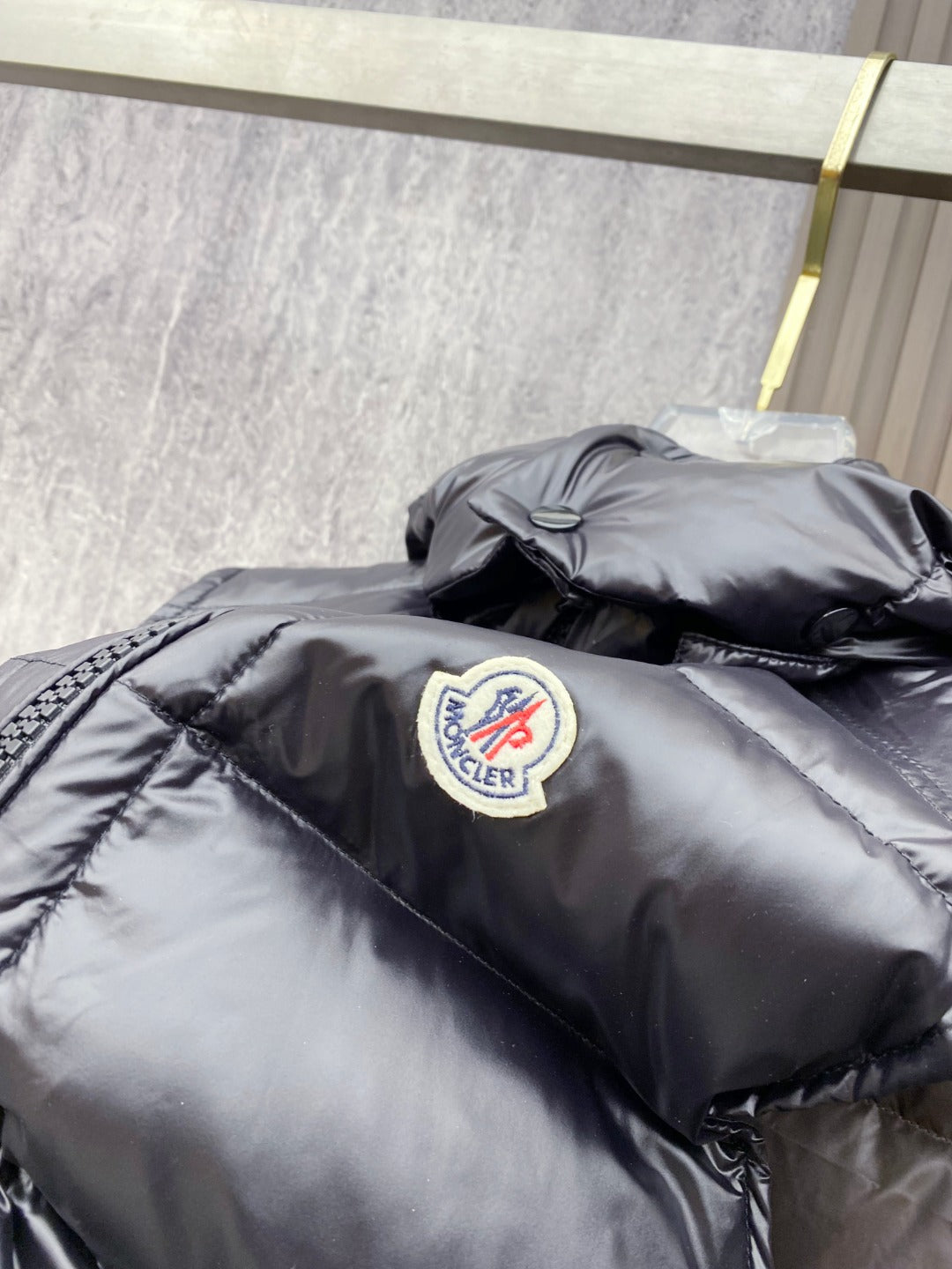MONCLER SLEEVELESS PUFER JACKET IN BLACK STYLE 10