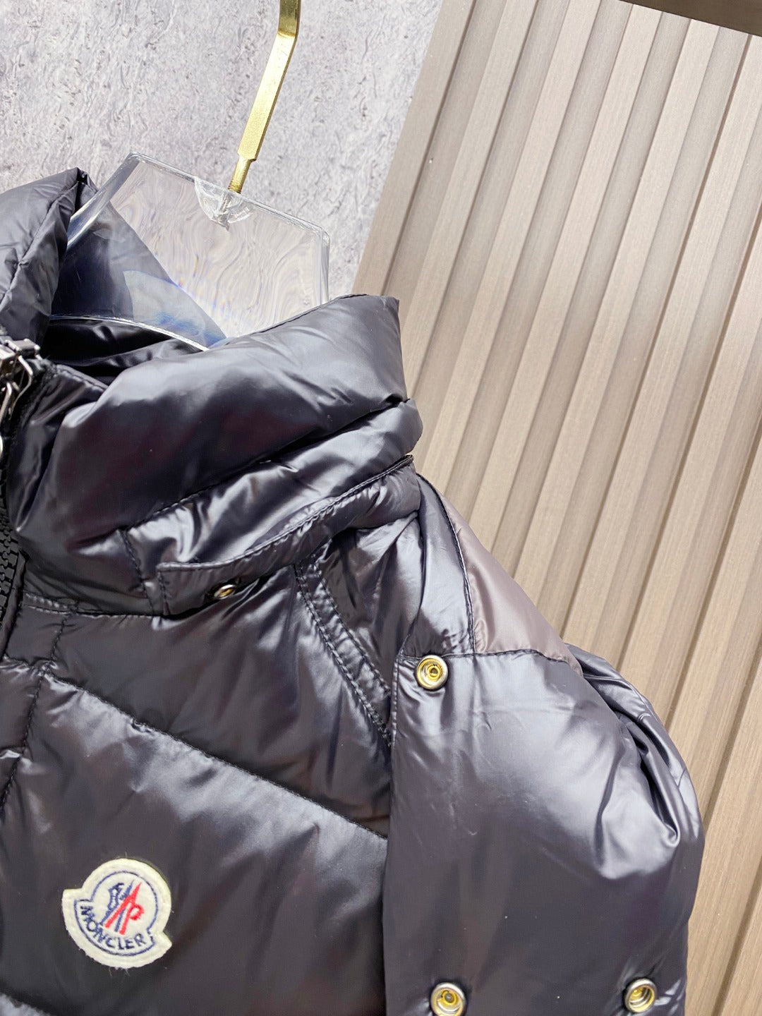 MONCLER SLEEVELESS PUFER JACKET IN BLACK STYLE 10