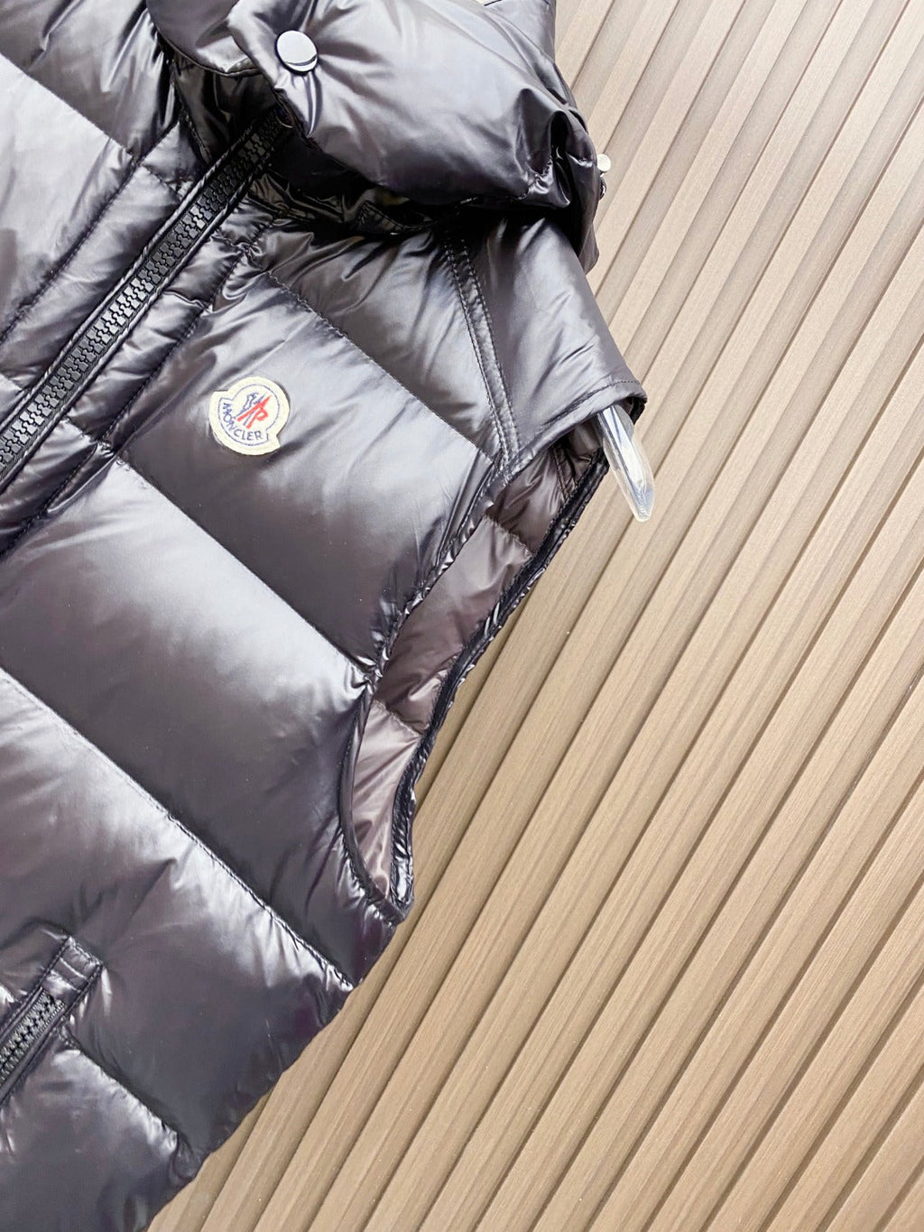 MONCLER SLEEVELESS PUFER JACKET IN BLACK STYLE 10