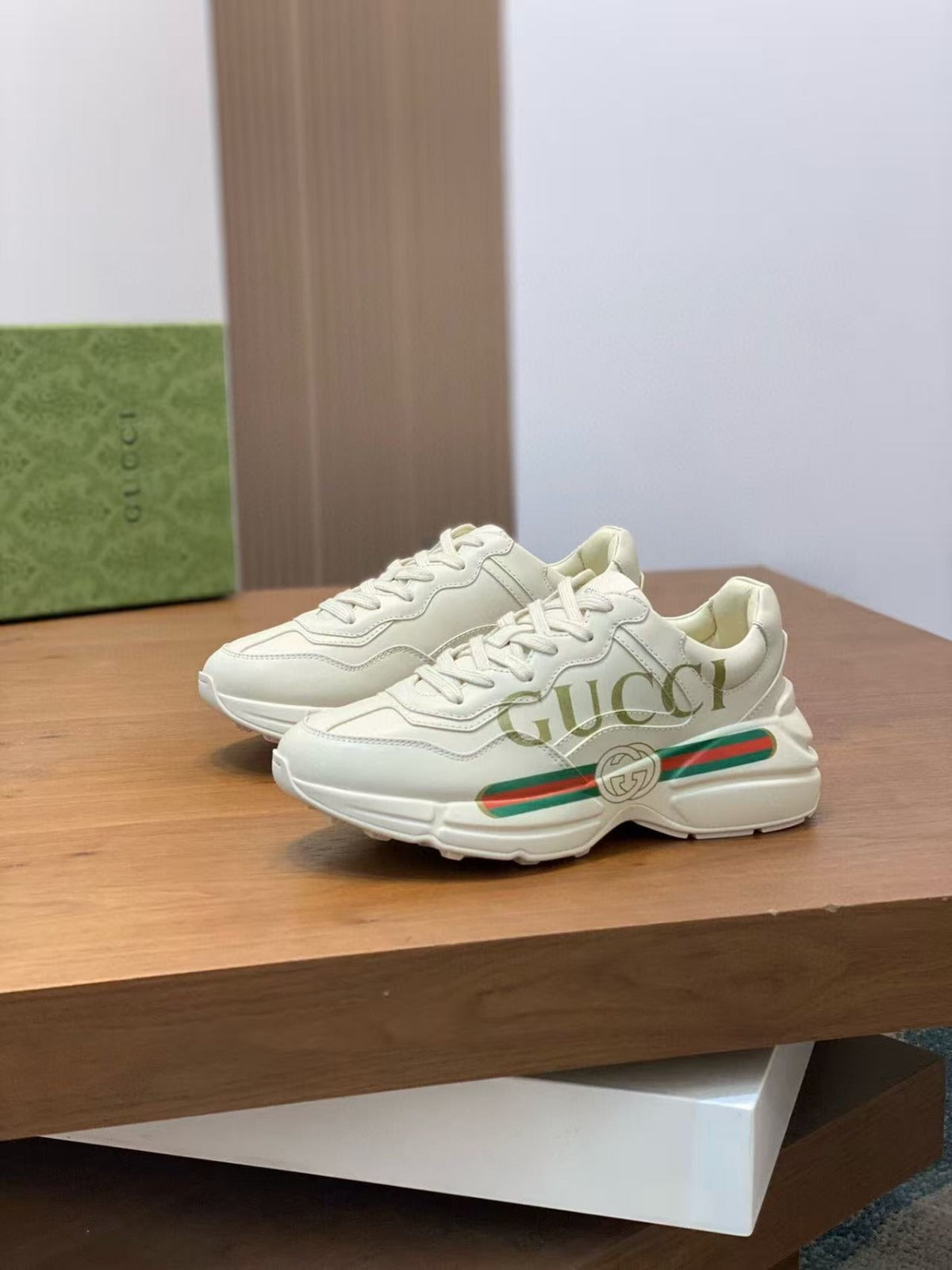 GG RHYTON LOGO-PRINT TRAINERS IN BEIGE CALFSKIN