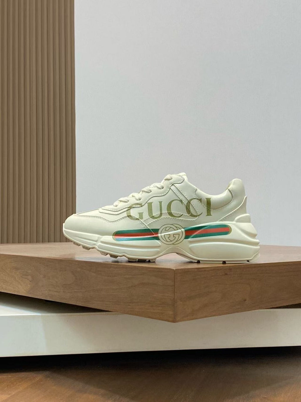 GG RHYTON LOGO-PRINT TRAINERS IN BEIGE CALFSKIN
