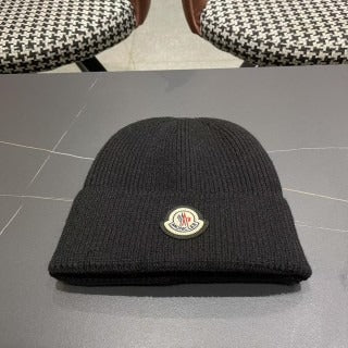 MONCLER BEANIE HAT IN BLACK WOOL 952646