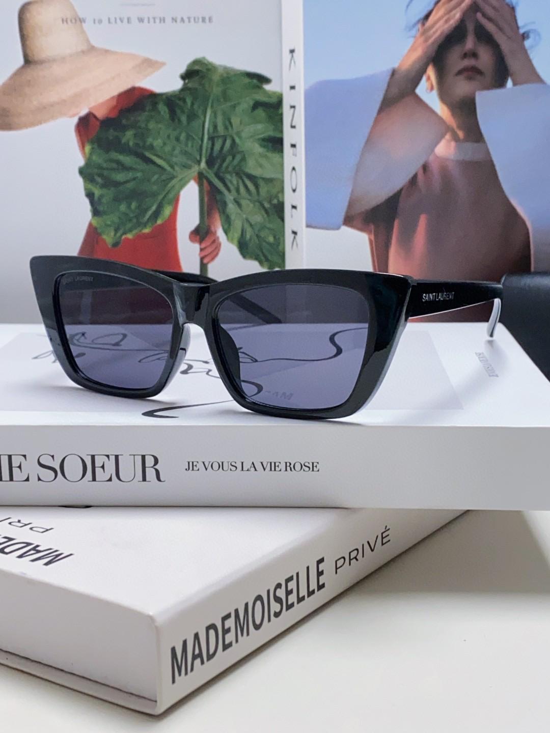 YSL SUNGLASSES IN BLACK ACETATE 652594