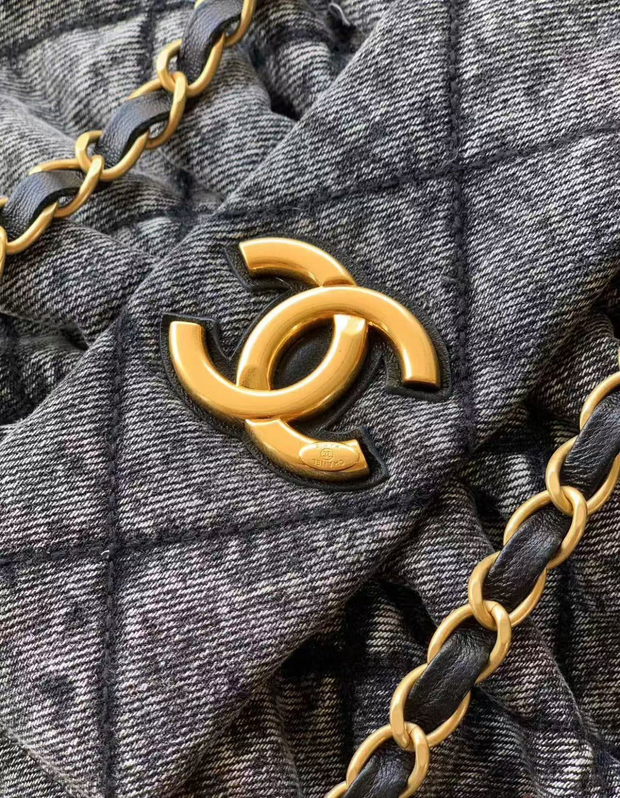 CC MAXI BOW BAG 38 IN BLACK DENIM WITH GOLD HARDWARE