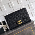 CC CLASSIC FLAP CLUTCH 41 IN BLACK QUILTED CALFSKIN GOLD HARDWARE