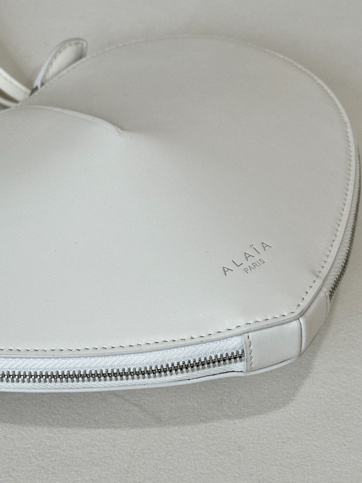 LE COEUR HEART BAG 21 IN WHITE CALFSKIN
