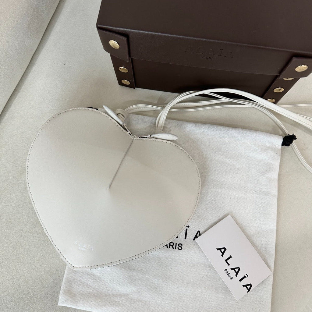 LE COEUR HEART BAG 21 IN WHITE CALFSKIN