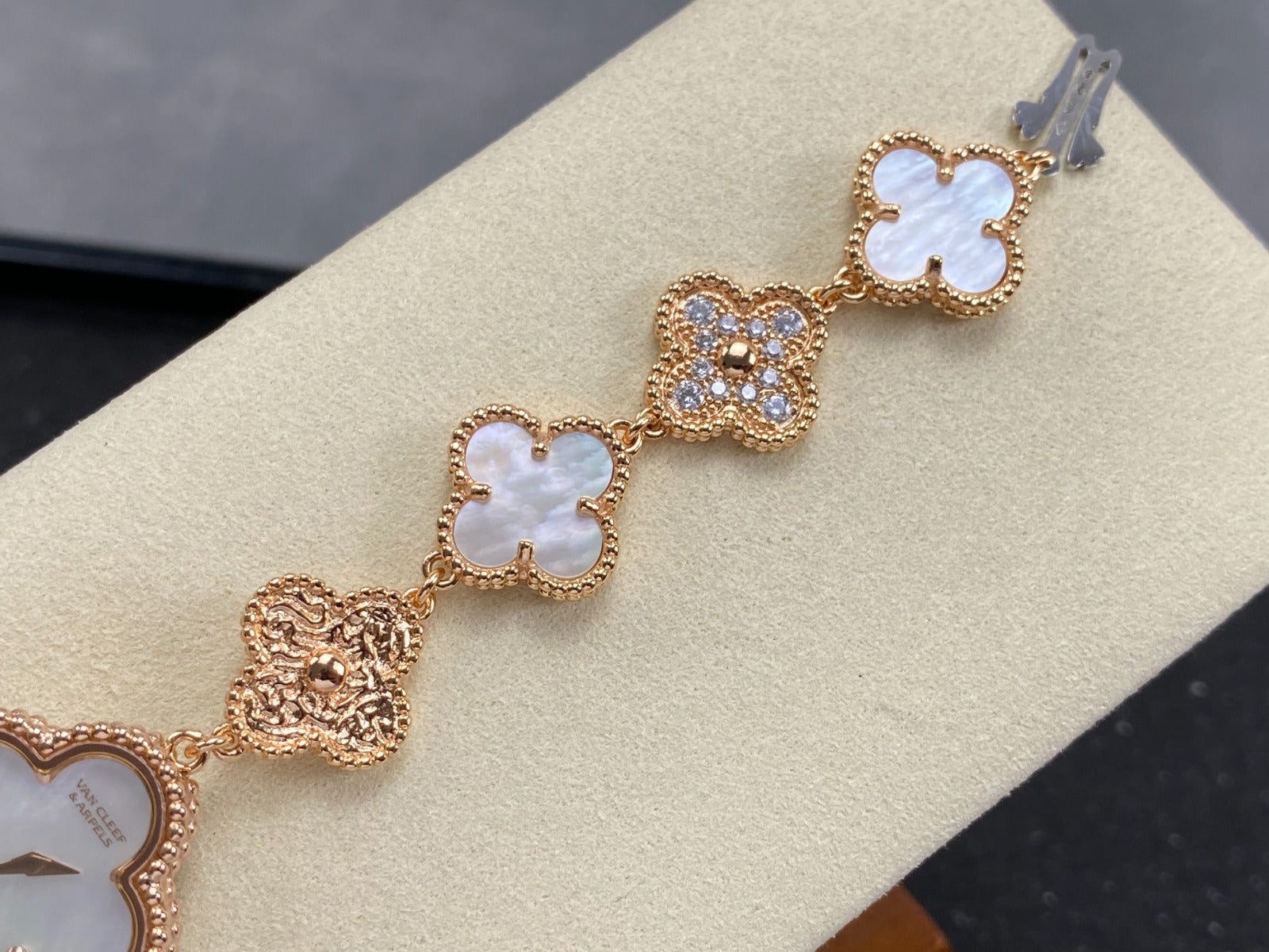 VAN CLEEF & ARPELS SWEET ALHAMBRA ROSE GOLD WATCH