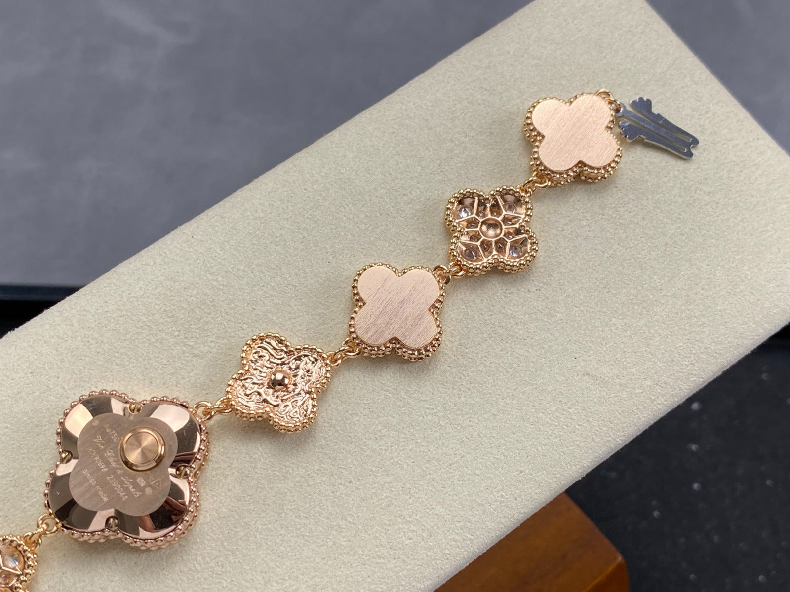 VAN CLEEF & ARPELS SWEET ALHAMBRA ROSE GOLD WATCH