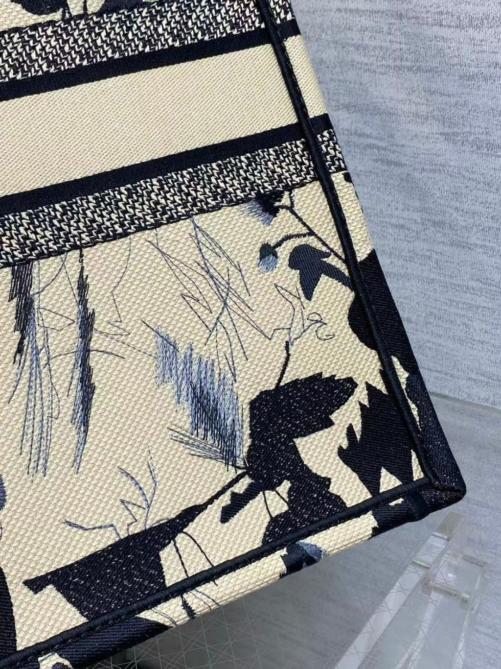 DIOR MEDIUM BOOK TOTE BAG IN BEIGE FLORAL MOTIF EMBROIDERY CANVAS