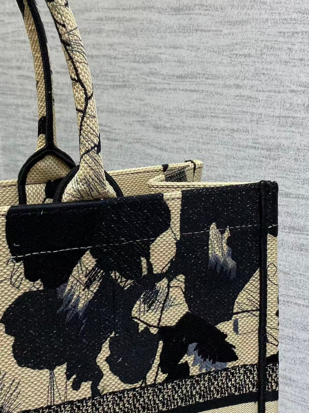 DIOR MEDIUM BOOK TOTE BAG IN BEIGE FLORAL MOTIF EMBROIDERY CANVAS