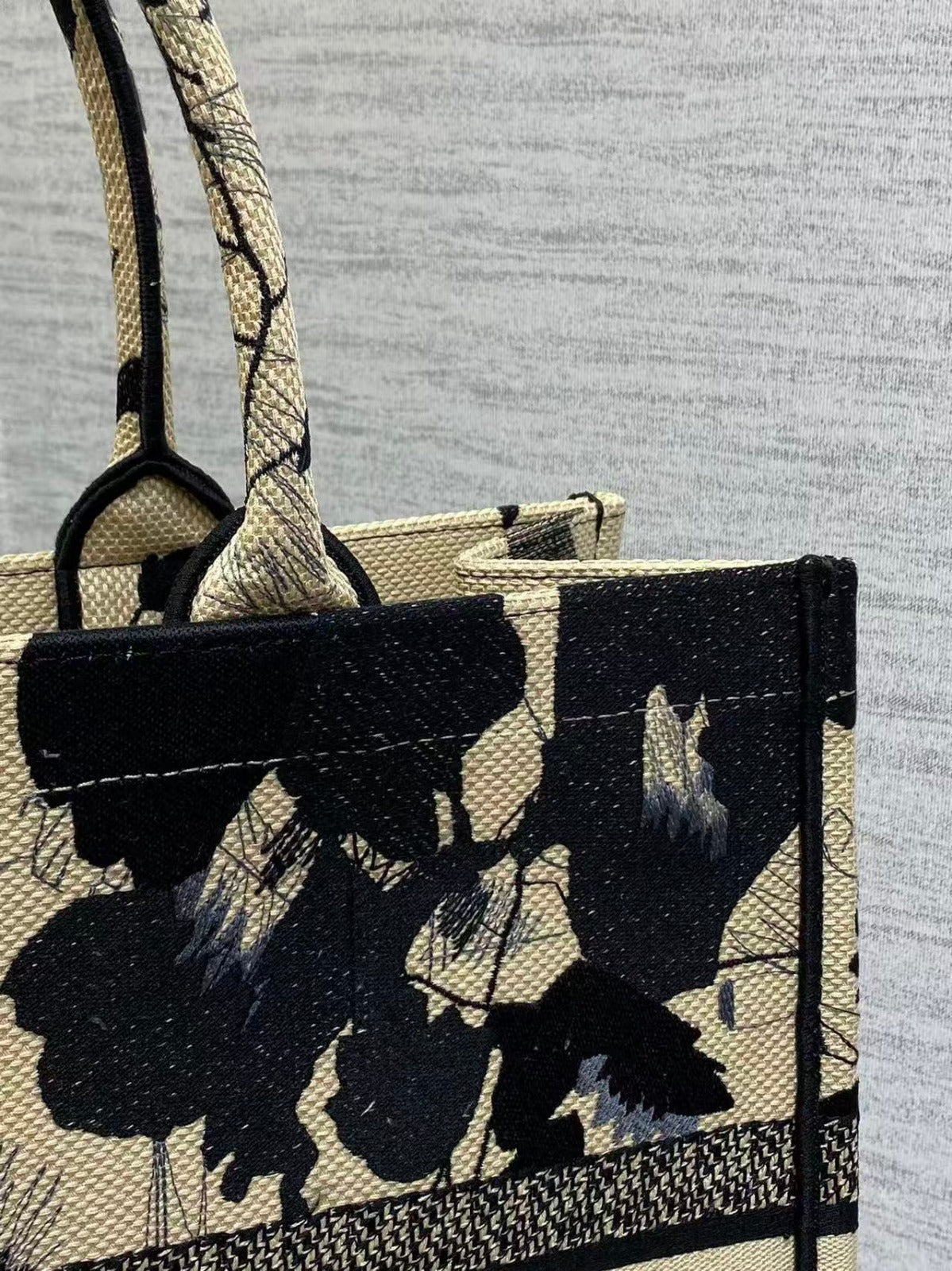 DIOR MEDIUM BOOK TOTE BAG IN BEIGE FLORAL MOTIF EMBROIDERY CANVAS