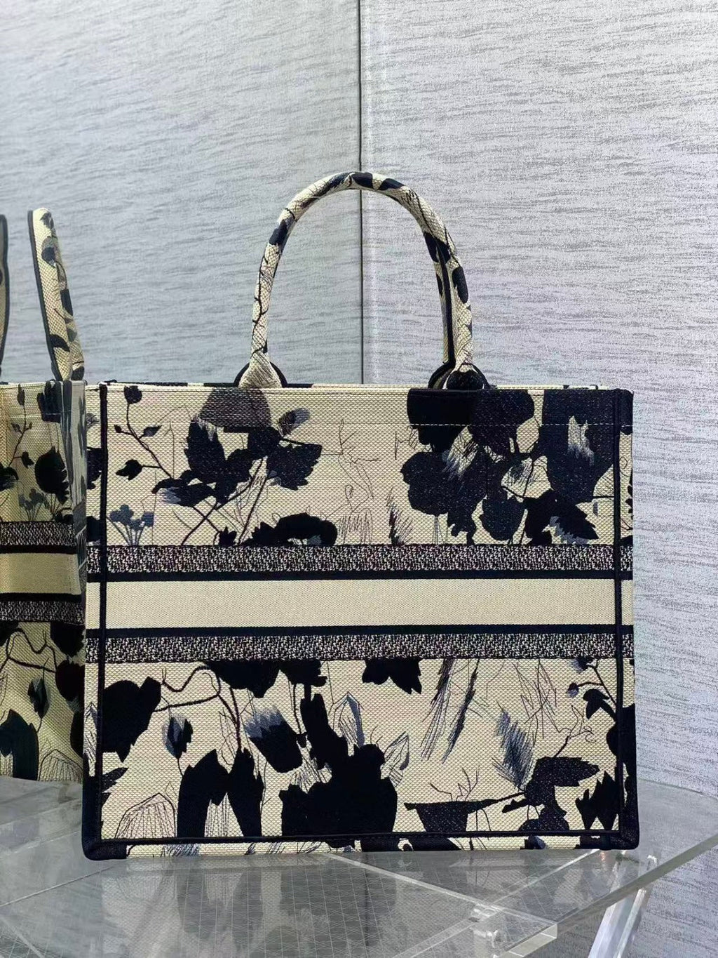 DIOR MEDIUM BOOK TOTE BAG IN BEIGE FLORAL MOTIF EMBROIDERY CANVAS