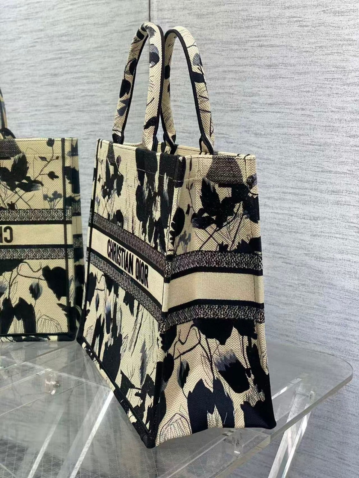DIOR MEDIUM BOOK TOTE BAG IN BEIGE FLORAL MOTIF EMBROIDERY CANVAS