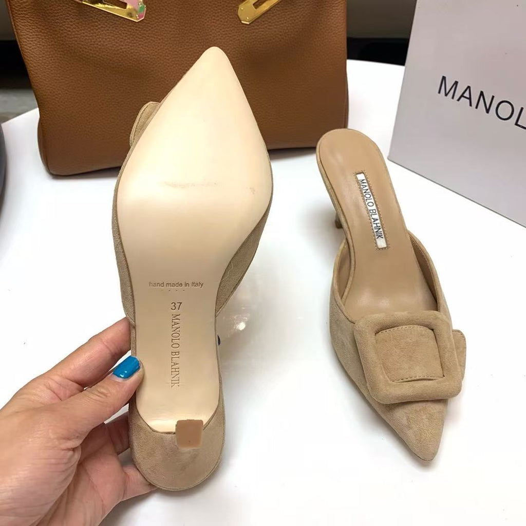 MANOLO BLAHNIK MAYSALE MULES IN BEIGE SUEDE