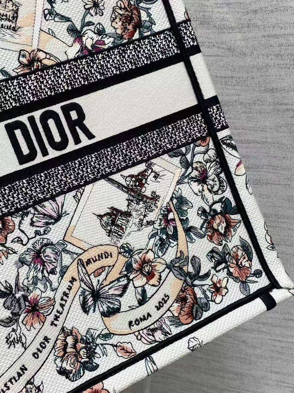 DIOR SOUVENIR DE ROME BOOK TOTE BAG IN FLORAL EMBROIDERY