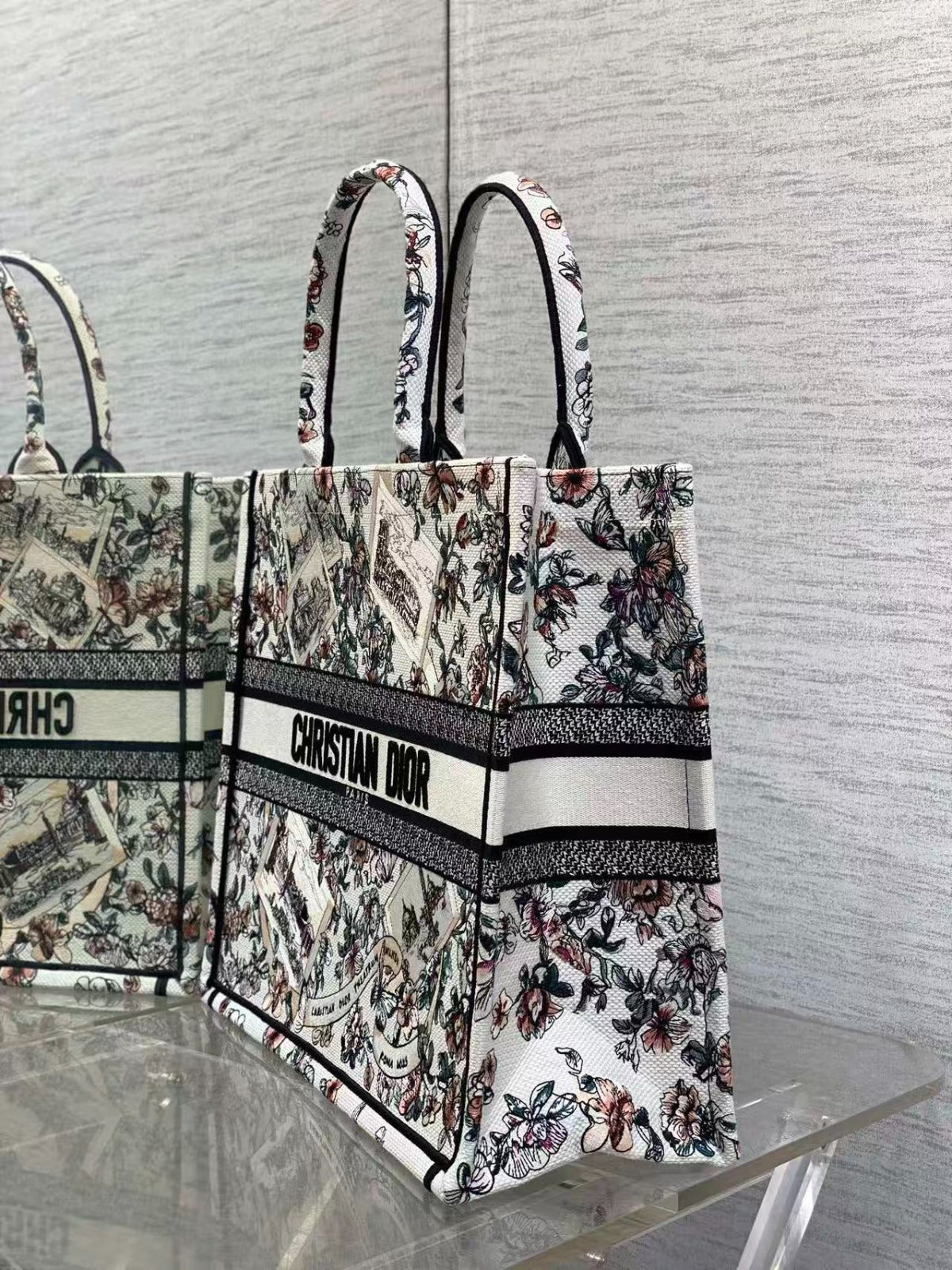 DIOR SOUVENIR DE ROME BOOK TOTE BAG IN FLORAL EMBROIDERY