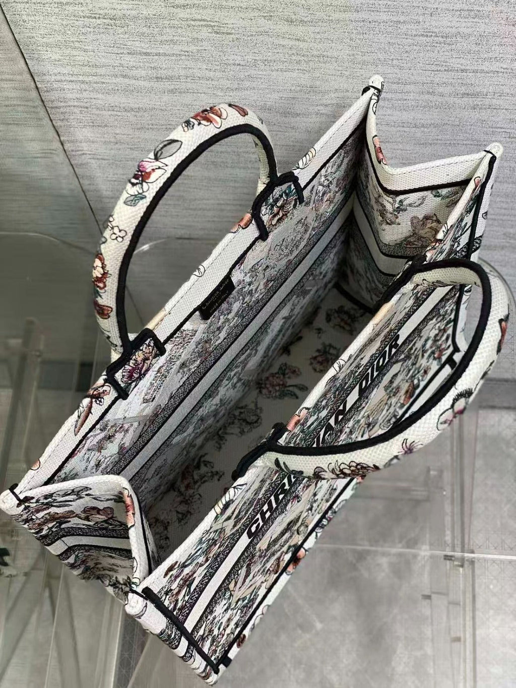 DIOR SOUVENIR DE ROME BOOK TOTE BAG IN FLORAL EMBROIDERY
