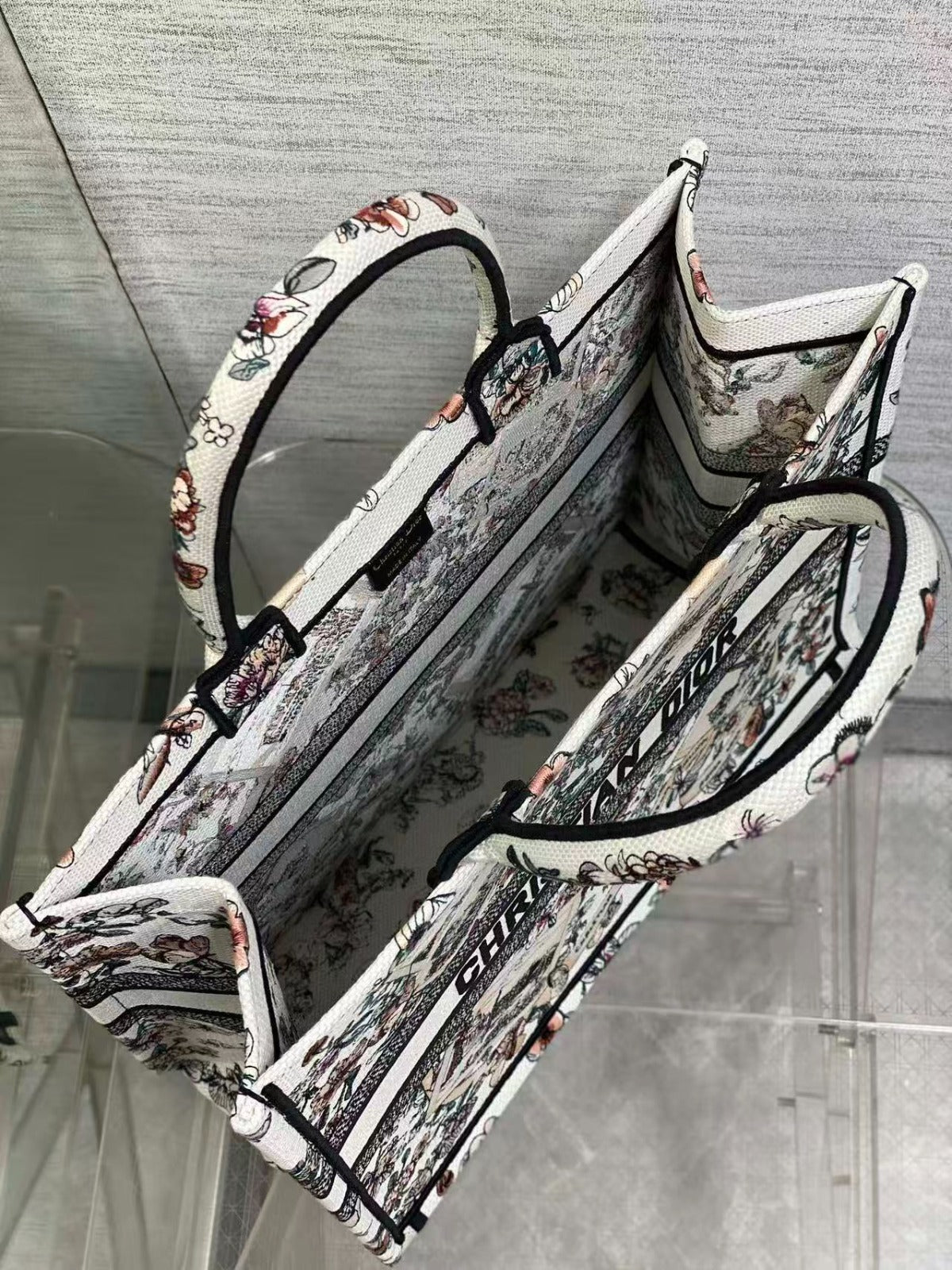 DIOR SOUVENIR DE ROME BOOK TOTE BAG IN FLORAL EMBROIDERY