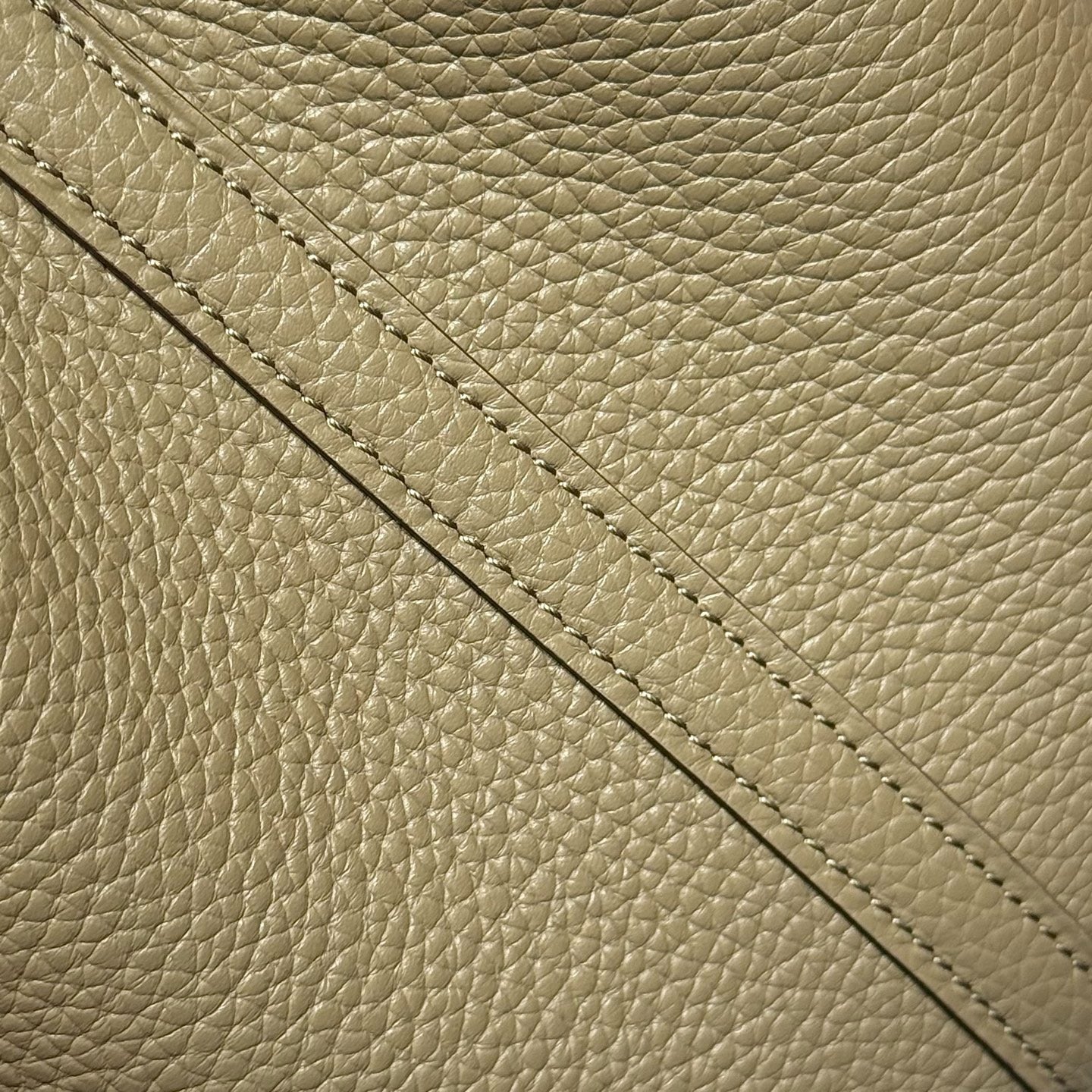 HM PICOTIN LOCK 18 CM IN ALPHA BEIGE CALFSKIN