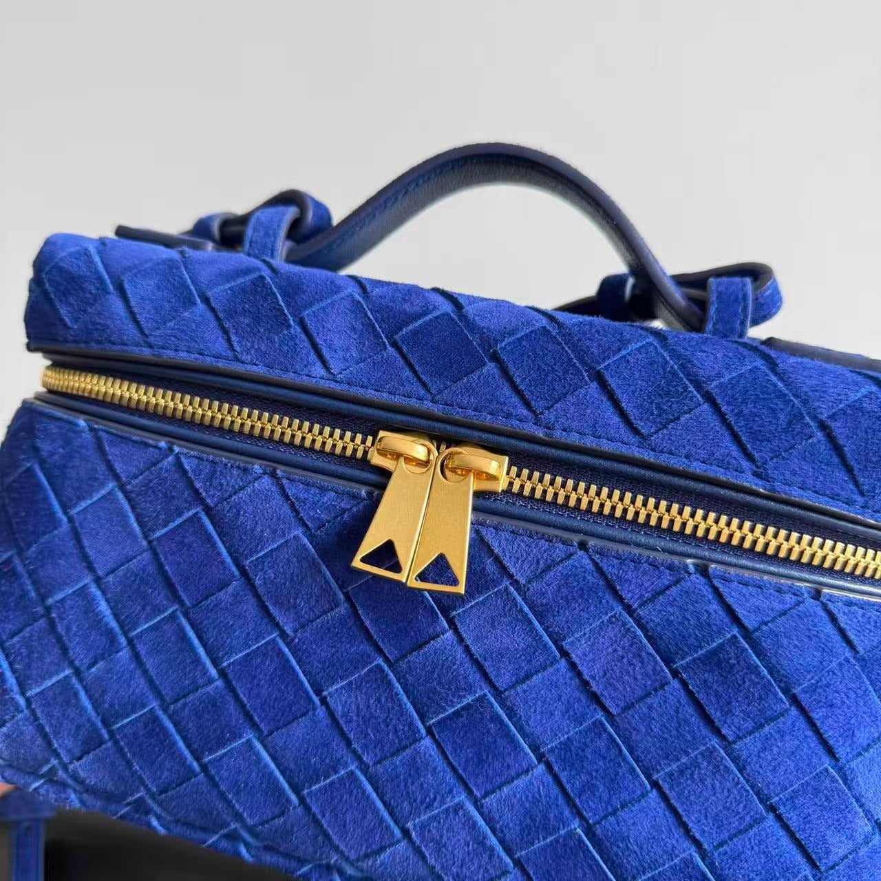 BOTTEGA VENETA BANG BANG 22 IN BLUE INTRECCIATO SUEDE GOLD HARDWARE