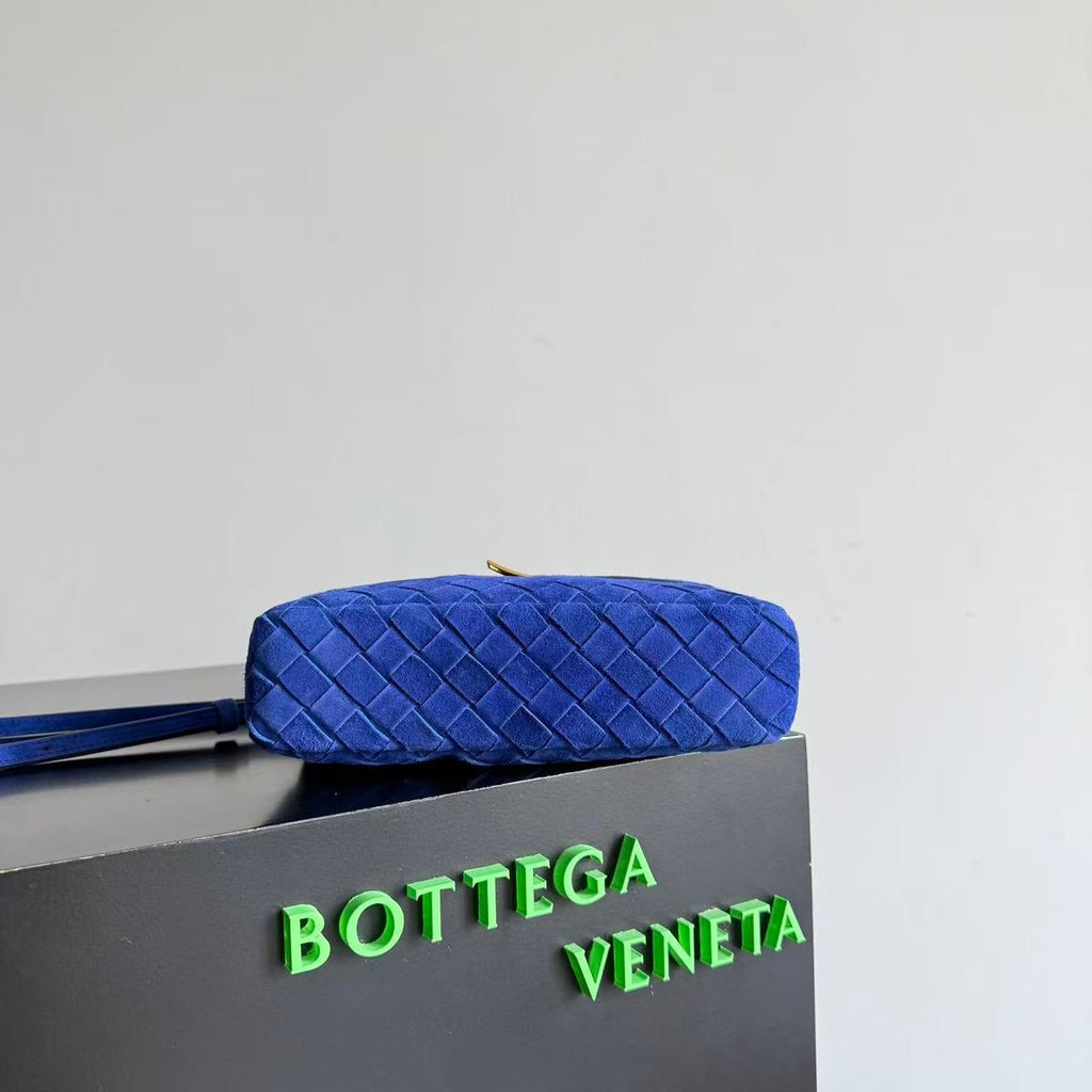 BOTTEGA VENETA BANG BANG 22 IN BLUE INTRECCIATO SUEDE GOLD HARDWARE