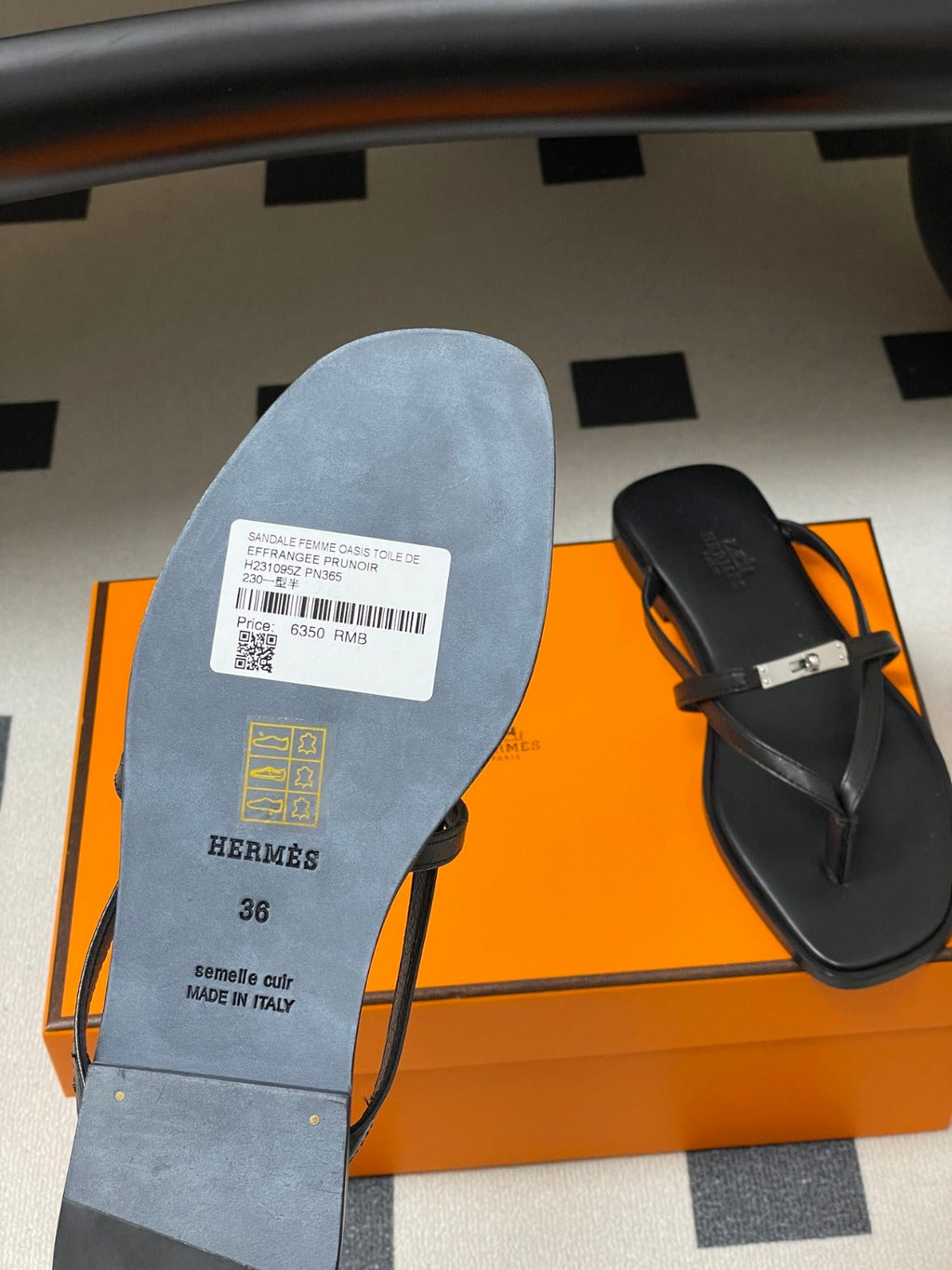 HM 0RAN SANDALS IN BLACK CALFSKIN