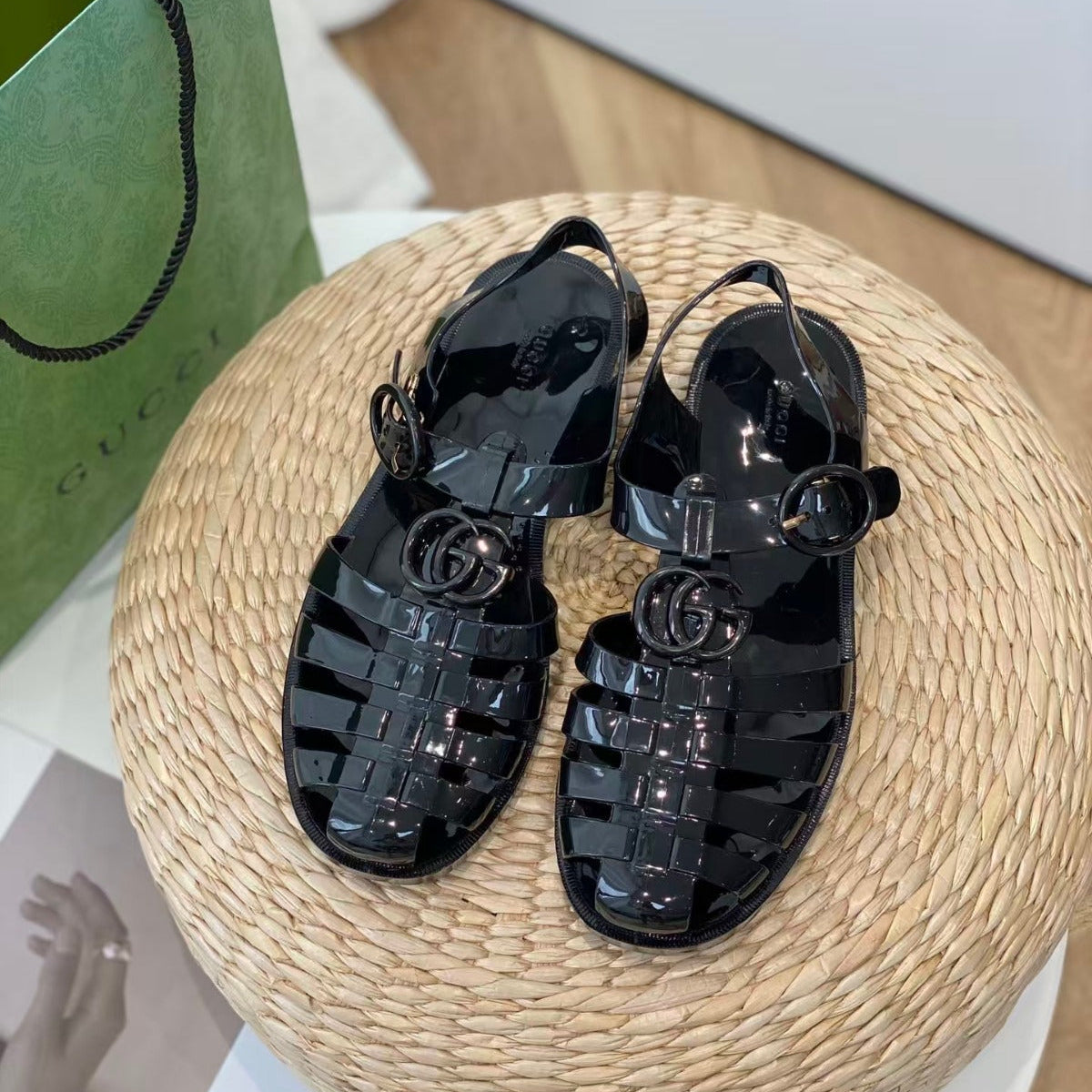 GUCCI INTERLOCKING G SANDALS IN BLACK