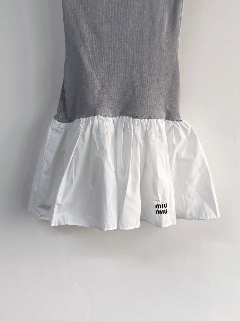 MIUMIU DRESS IN GREY AND WHITE 233568