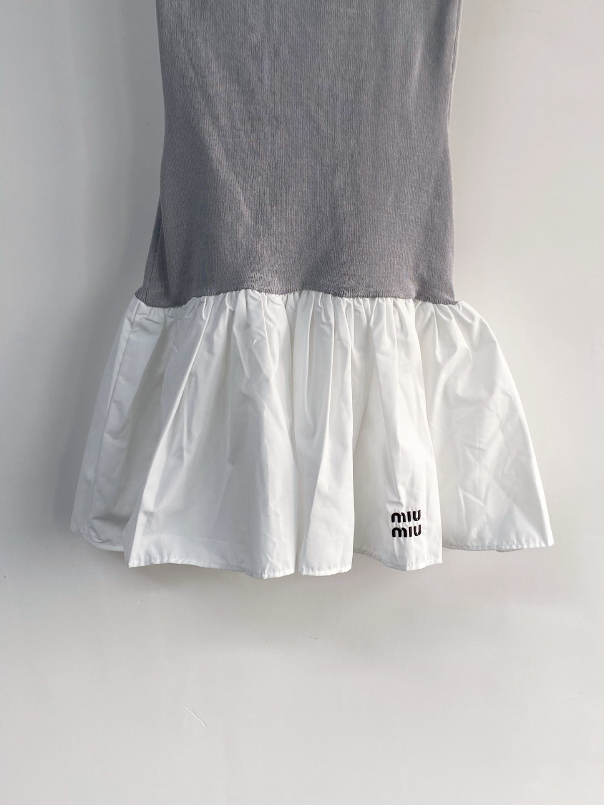 MIUMIU DRESS IN GREY AND WHITE 233568