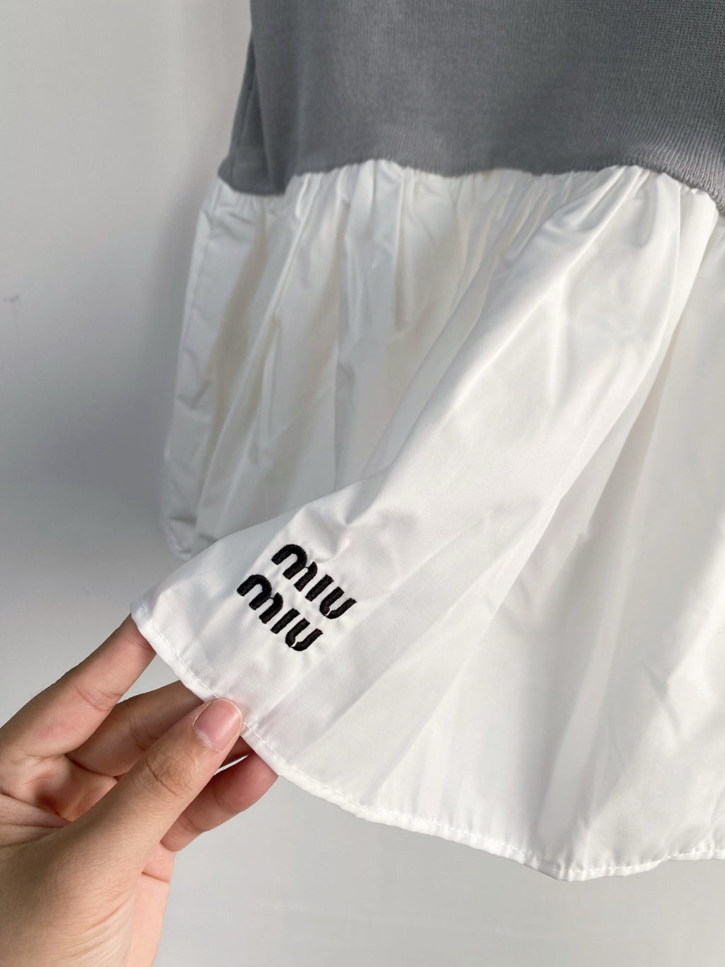 MIUMIU DRESS IN GREY AND WHITE 233568