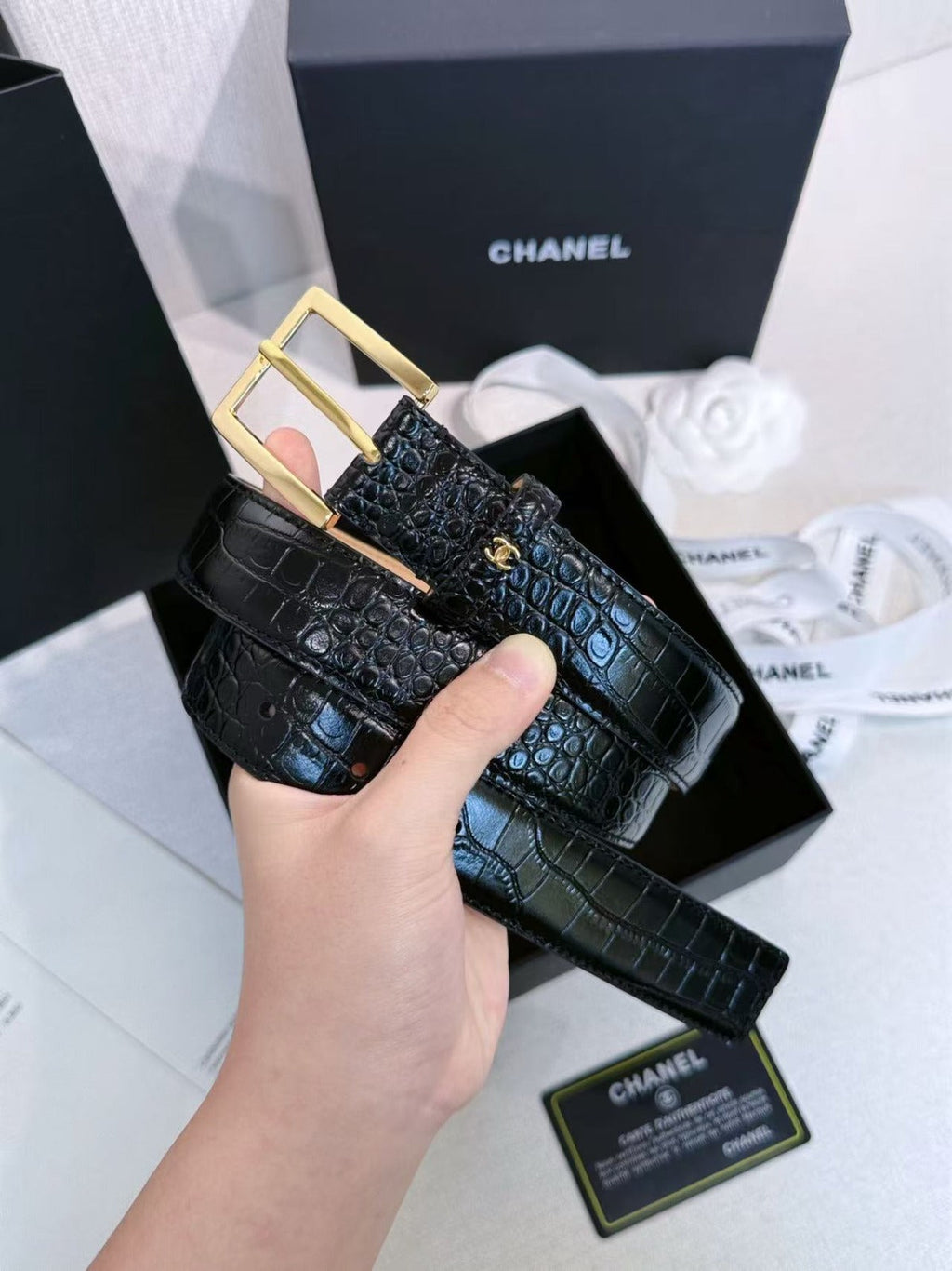 CC 26S CLASSIC BELT IN BLACK CROCODILE-EMBOSSED LEATHER