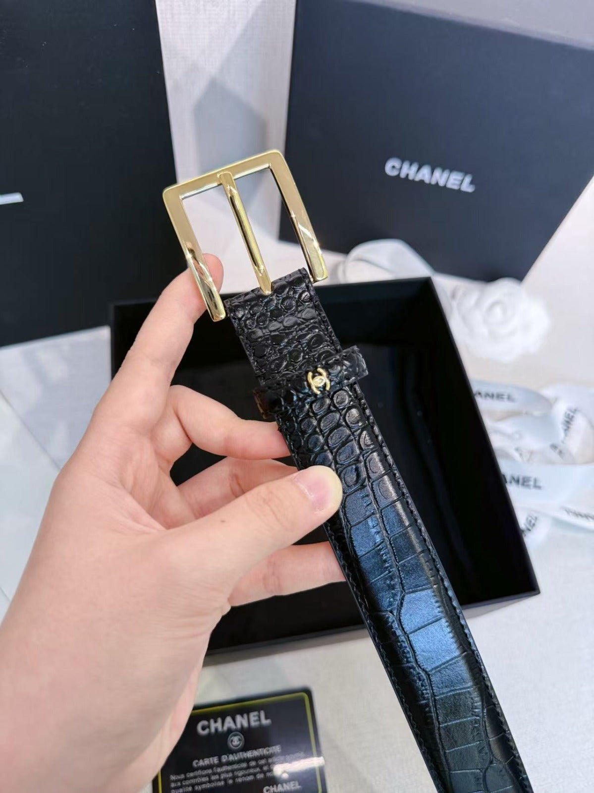 CC 26S CLASSIC BELT IN BLACK CROCODILE-EMBOSSED LEATHER