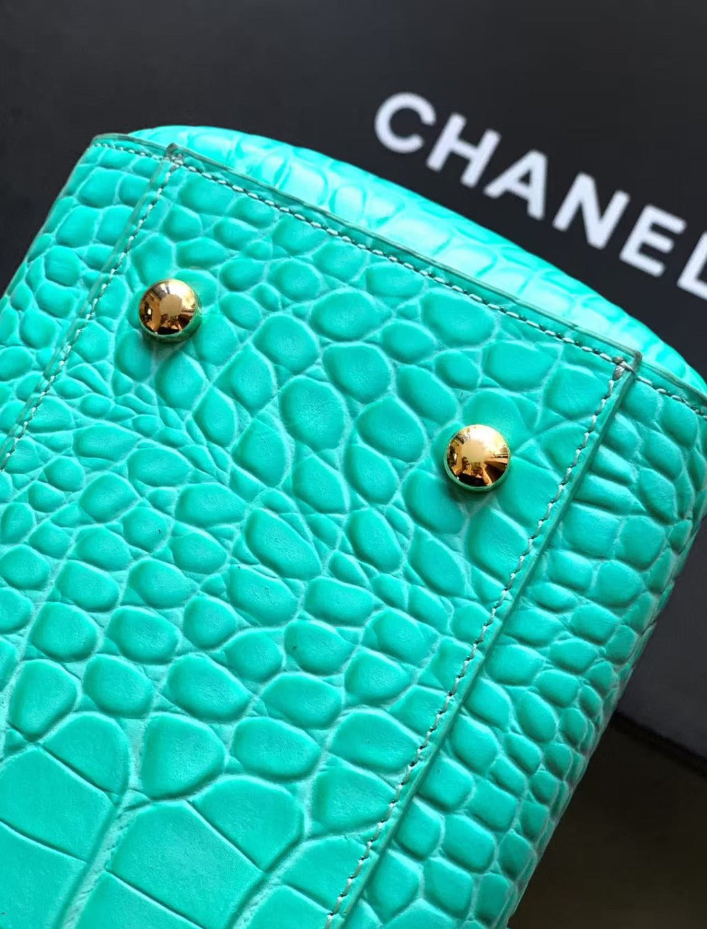 CHANEL SHOPPING BAG 35 IN OPALITE CROCODILE EMBOSSED CALFSKIN GOLD HARDWARE