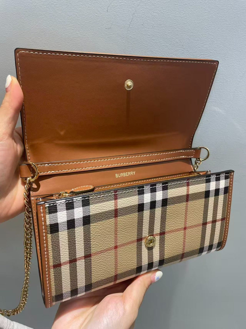 BBR CHECK CHAIN STRAP WALLET IN BEIGE CALFSKIN