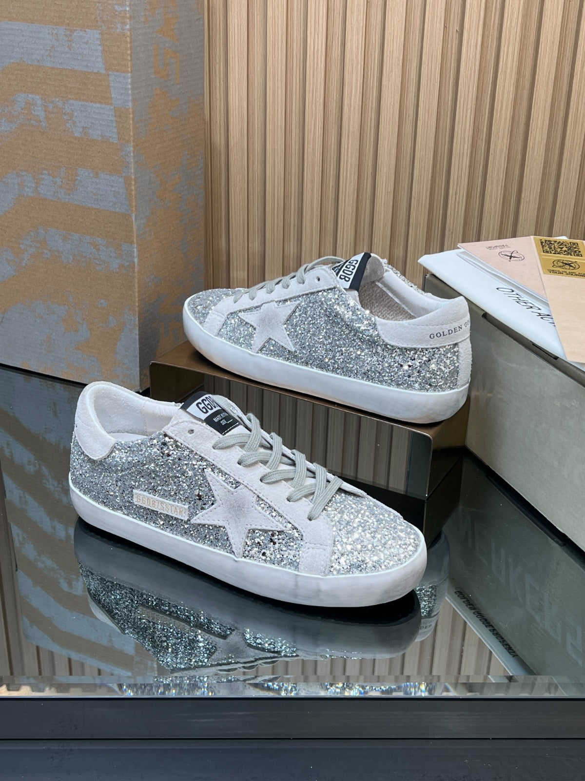 GOLDEN GOOSE BALL IN SILVER GLITTER WITH ICE GRAY WHITE STAR