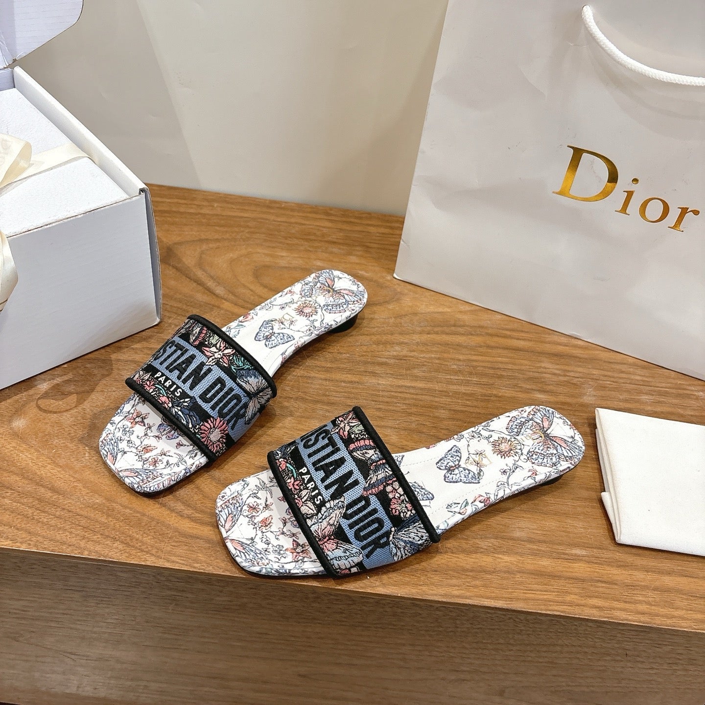 DIOR 26S D-WAY SLIDE IN WHITE BUTTERFLY PRINT EMBROIDERED COTTON