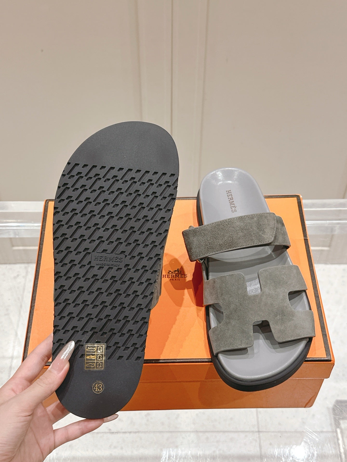 HERMES 26S CHYPRE SANDAL IN DARK GREY SUEDE