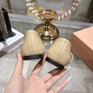 MIUMIU 26S CLOSED-BACK SANDALS IN BEIGE CALFSKIN