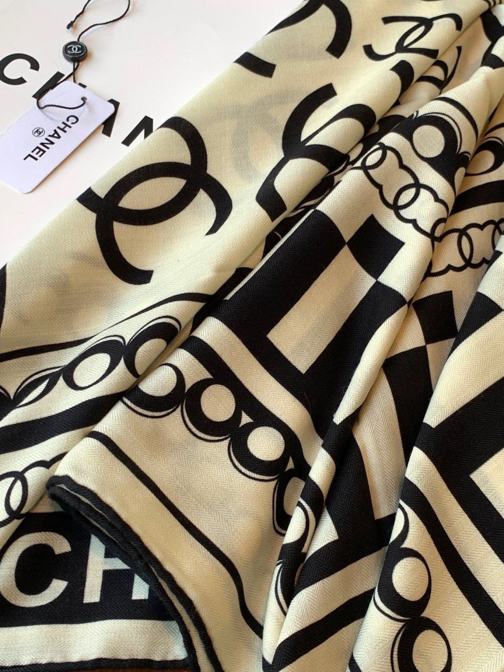 CHANEL 26S SCARF 135 IN CASHMERE AND SILK 306114