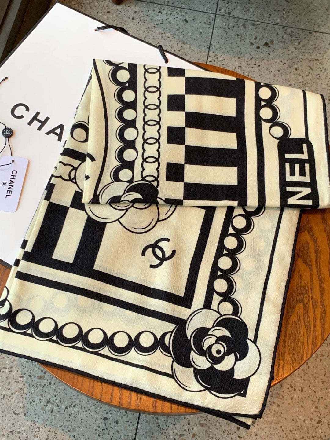 CHANEL 26S SCARF 135 IN CASHMERE AND SILK 306114